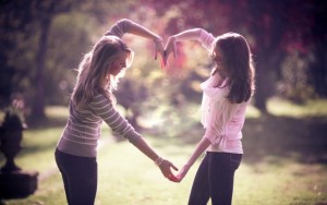 3039-friendship-celebrate-girls_1